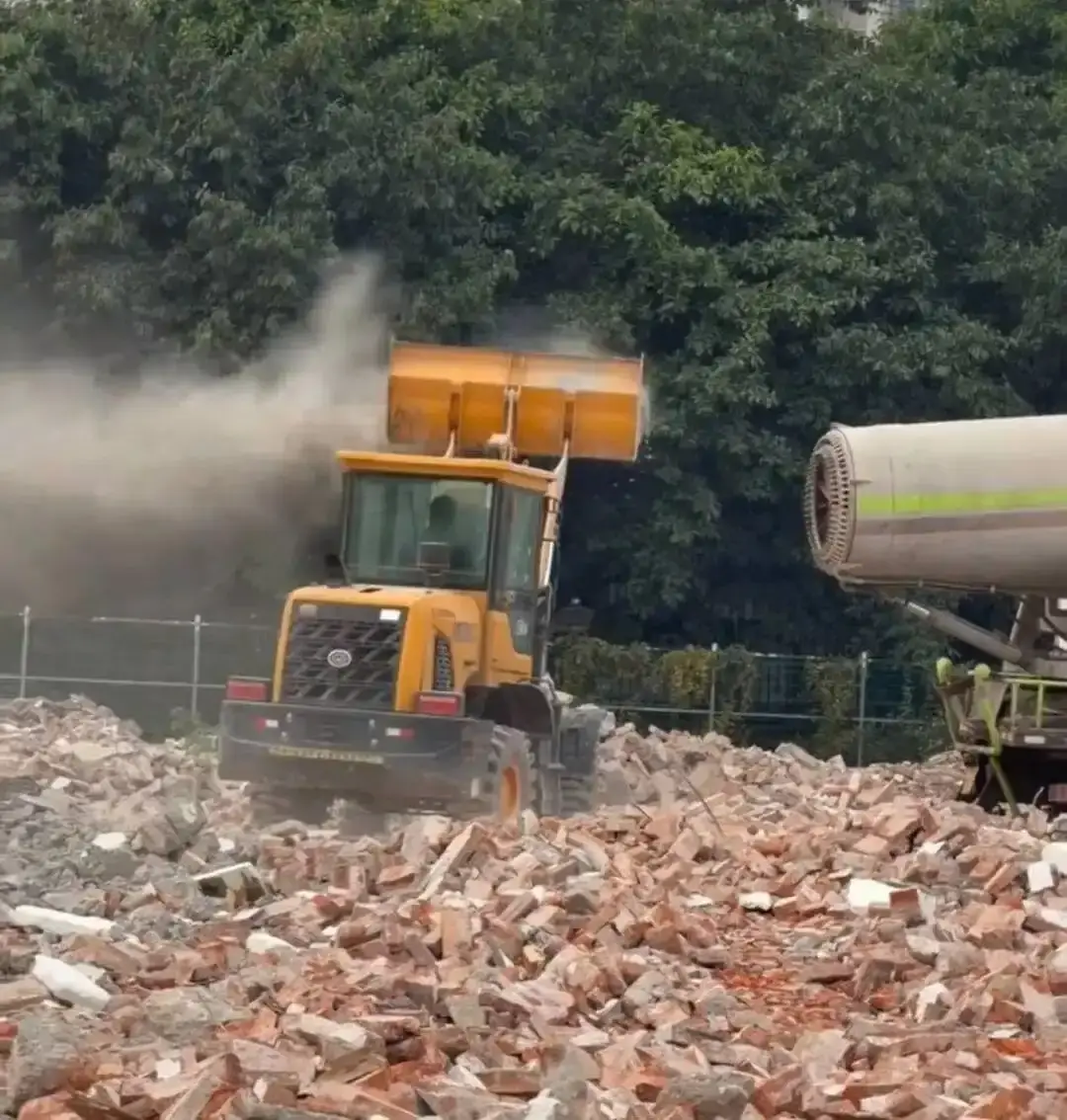 快評(píng)丨霧炮車“以塵逼遷”？“操作失誤”其實(shí)是責(zé)任意識(shí)缺失